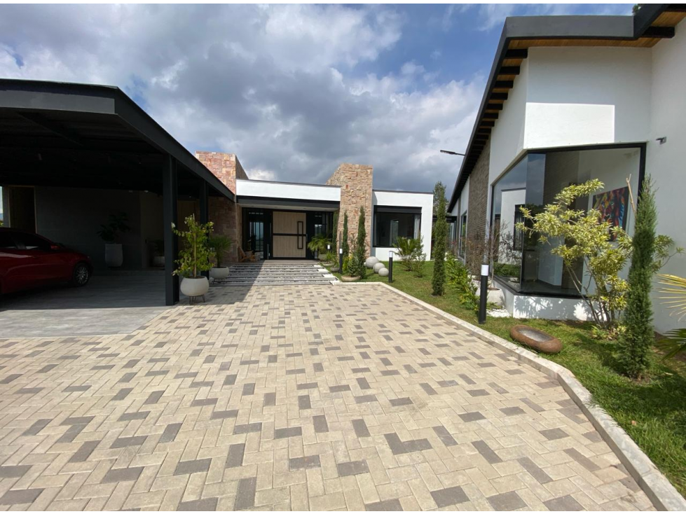 CASA CAMPESTRE EN VENTA VEREDA LEJOS DEL NIDO ANTIOQUIA