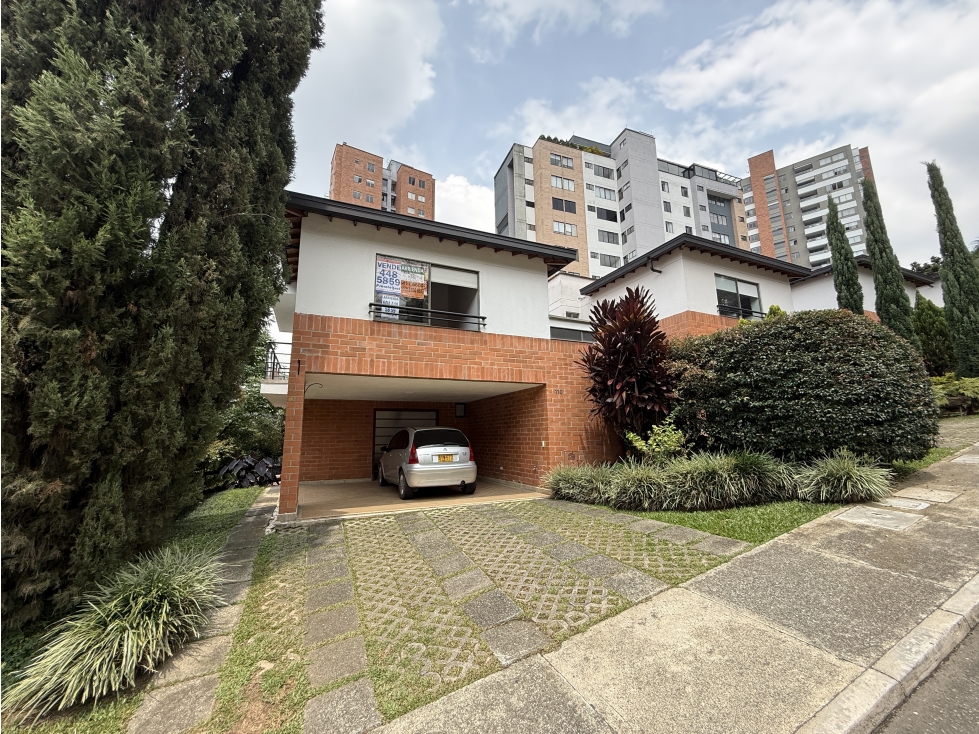 VENTA DE CASA EN ENVIGADO, SECTOR LOMA DEL ESMERALDAL