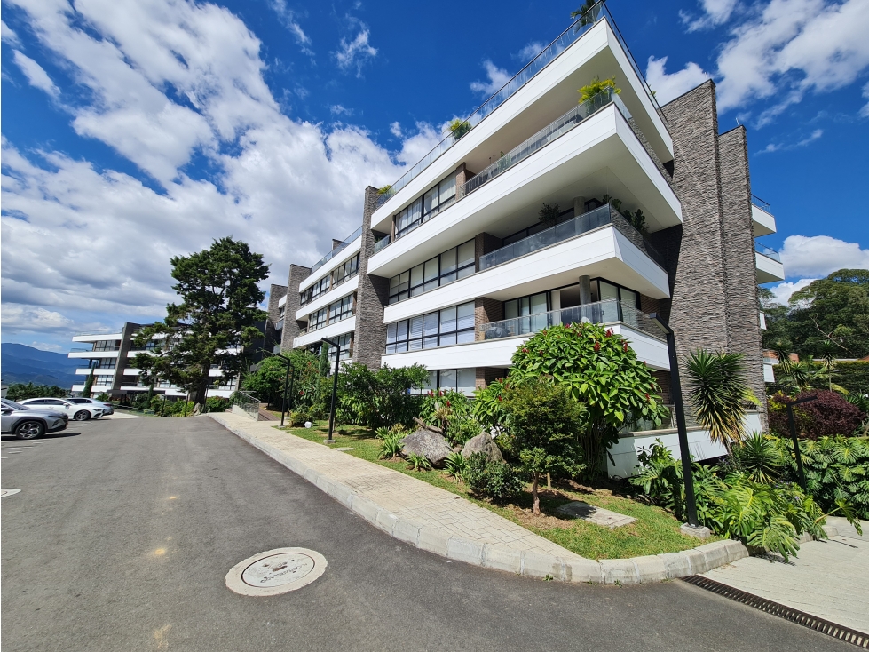 ARRIENDO (SIN AMOBLAR) APARTAMENTO EN ENVIGADO, LOMA DEL ESCOBERO