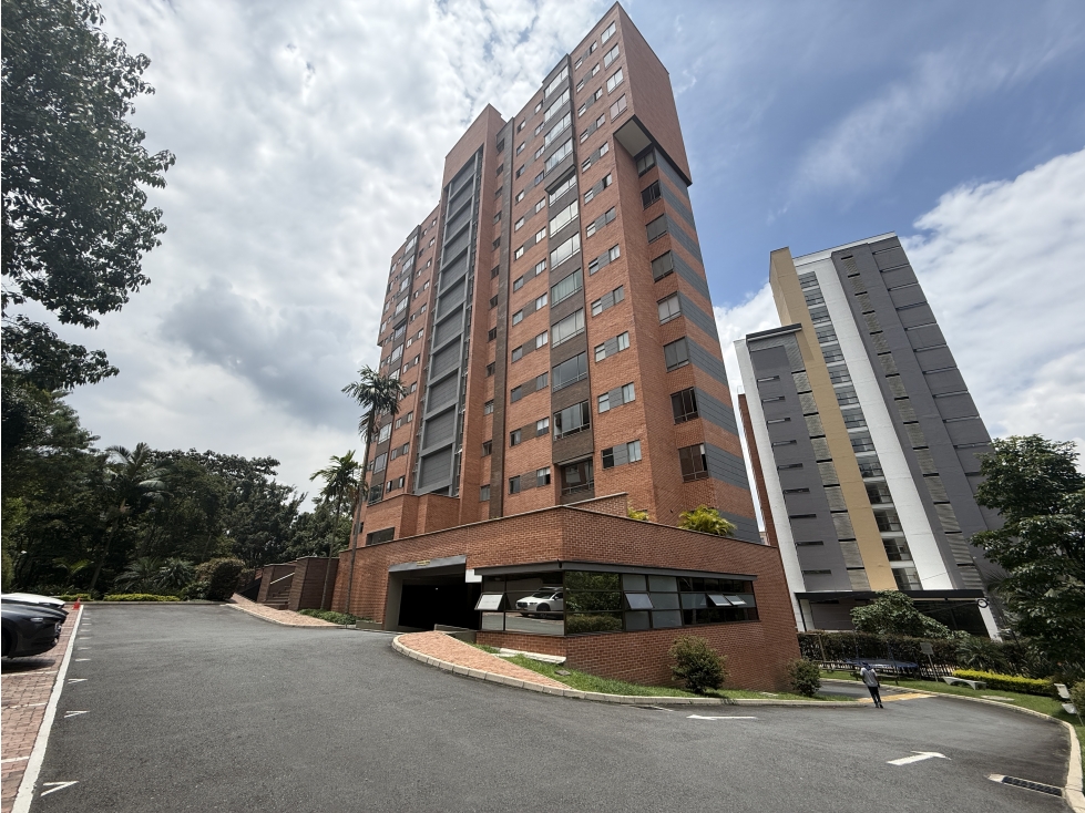 ARRIENDO (AMOBLADO O SIN) APARTAMENTO EN EL POBLADO, SECTOR LAS LOMAS