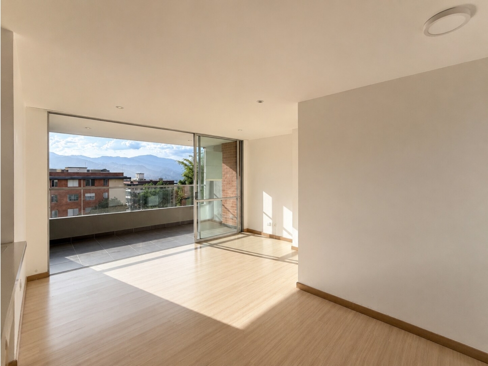 Apartamento en arriendo en Loma del Esmeraldal, Envigado - 79M2 — foto 2