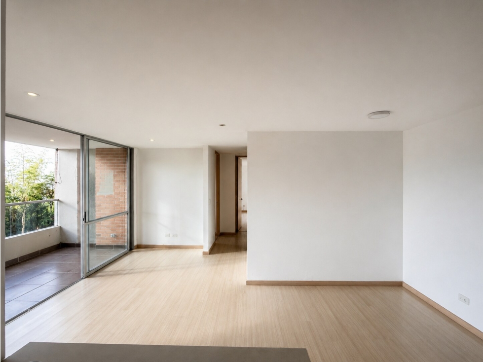 Apartamento en arriendo en Loma del Esmeraldal, Envigado - 79M2