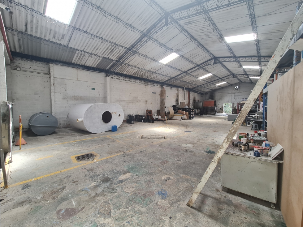 VENTA DE BODEGA EN BELLO, SECTOR FONTIDUEñO - 4