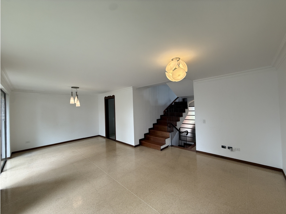 VENTA DE CASA EN ENVIGADO, SECTOR LOMA DEL ESMERALDAL — foto 4