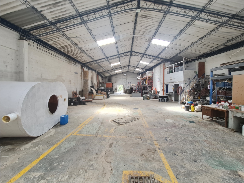 VENTA DE BODEGA EN BELLO, SECTOR FONTIDUEñO - 2