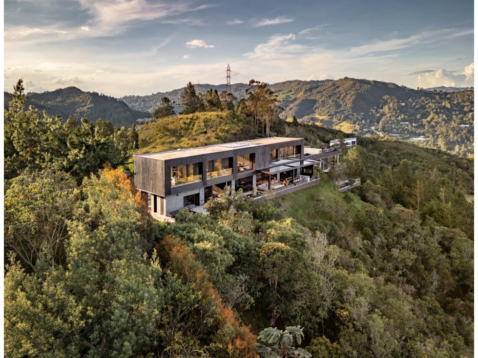VENTA DE CASA EN EL RETIRO CON VISTA A LA REPRESA