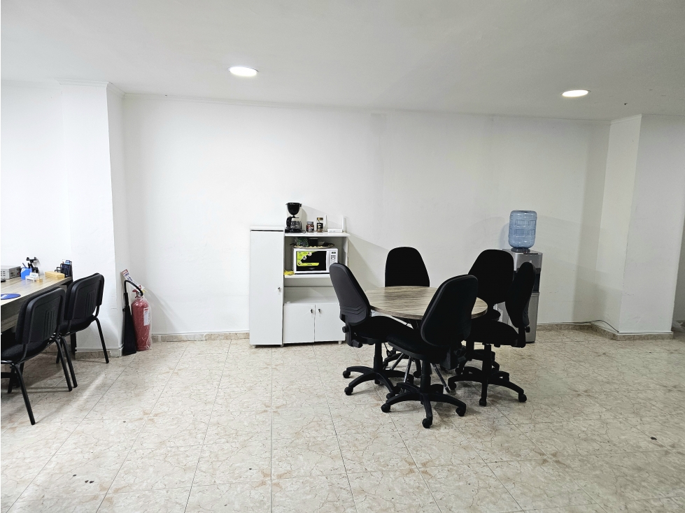 Arriendo oficina amplia- centro historico - 1