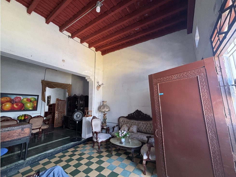 Casa en Venta Amplia de Oportunidad - Inversion - Centro Historico
