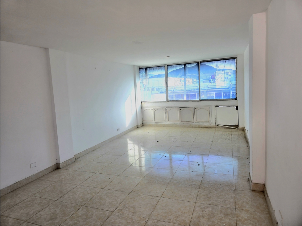 Arriendo oficina amplia- Ceballos - 1