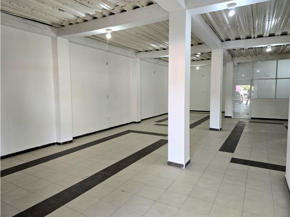 Local en Arriendo 82 mts Sector Aeromar — foto 2