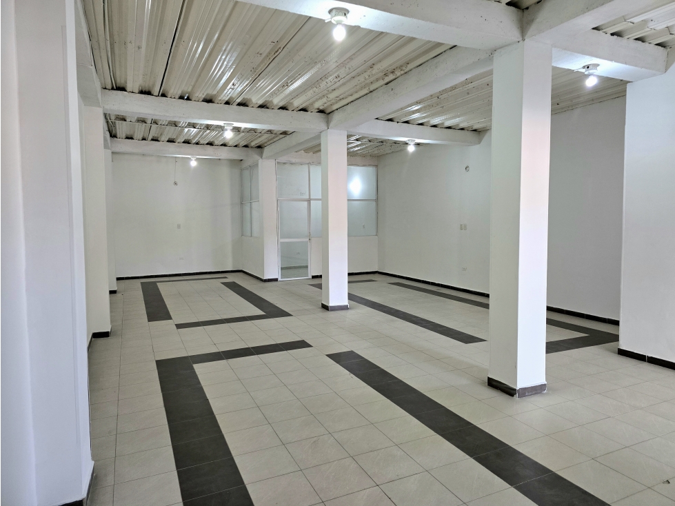 Local en Arriendo 82 mts Sector Aeromar — foto 3