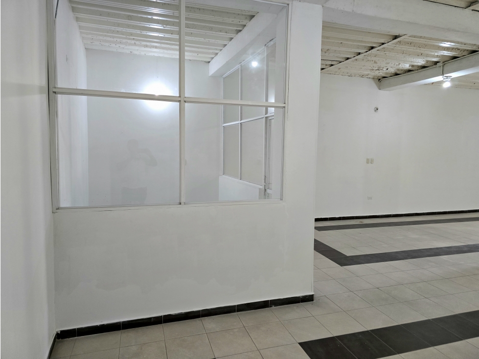 Local en Arriendo 82 mts Sector Aeromar — foto 5