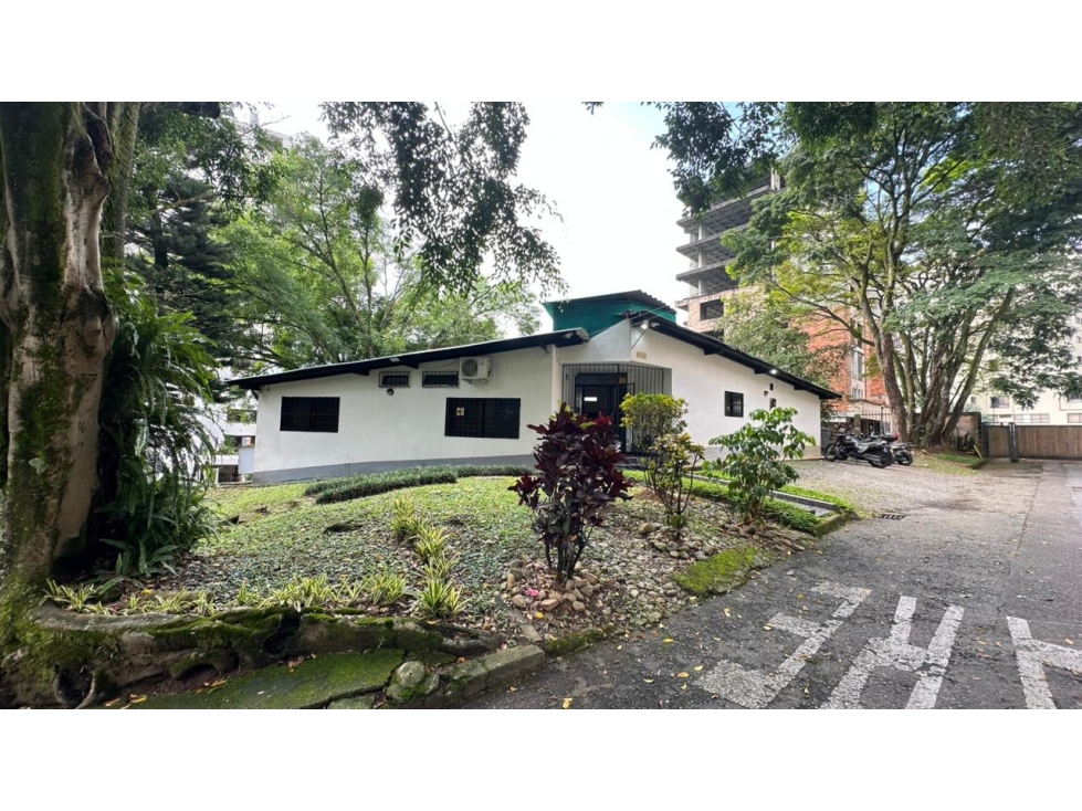 vendo casa con lote en el poblado