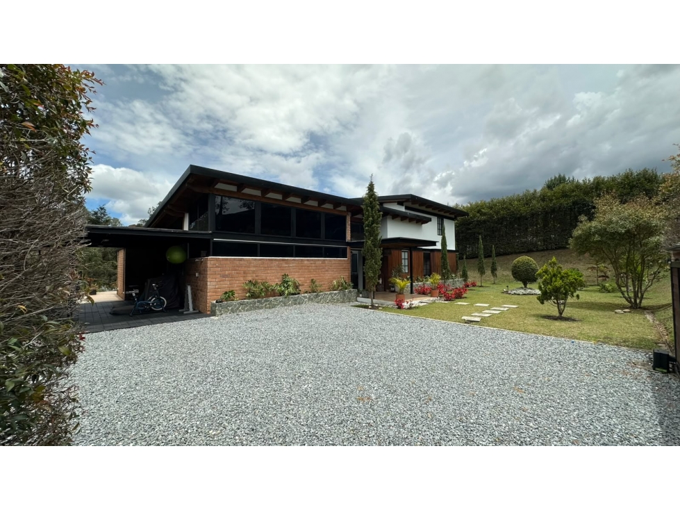 venta de casa de lujo en alto del escobero envigado — foto 2