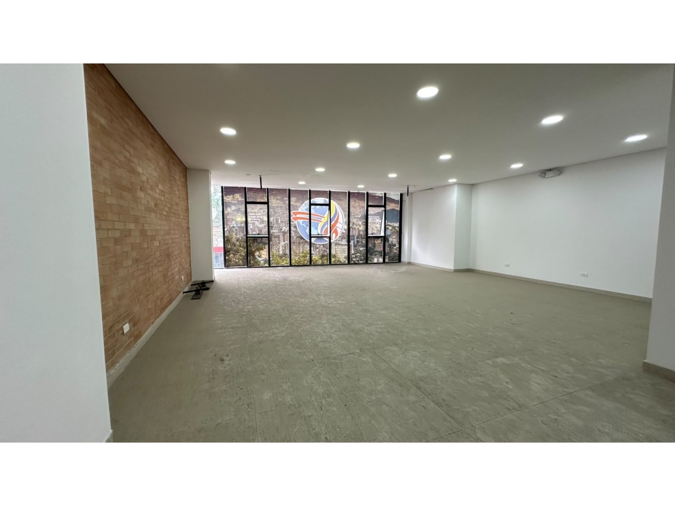 Arriendo oficina o bodega en Laureles — foto 2