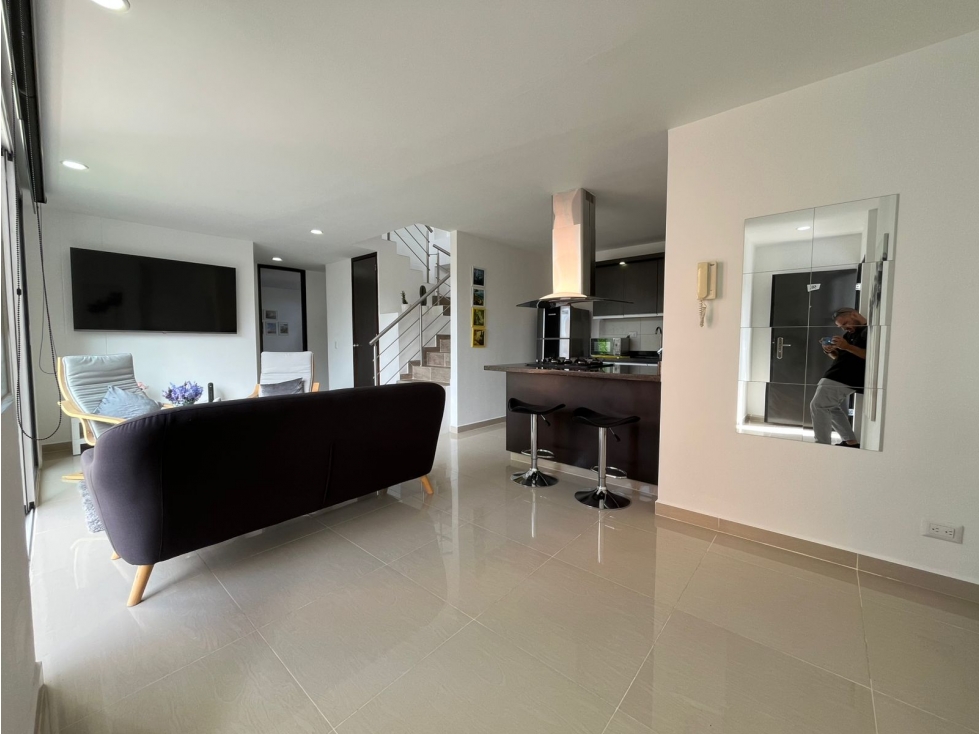 rento apartamento duplex amoblado en el velodromo — foto 3