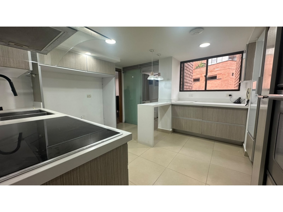 Venta de apartamento en el Poblado arriba de Vizcaya — foto 3