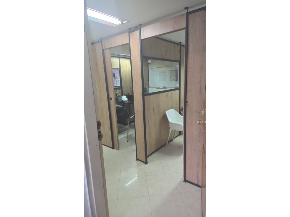venta de oficina en el centro de Medellín la alpujarra — foto 4