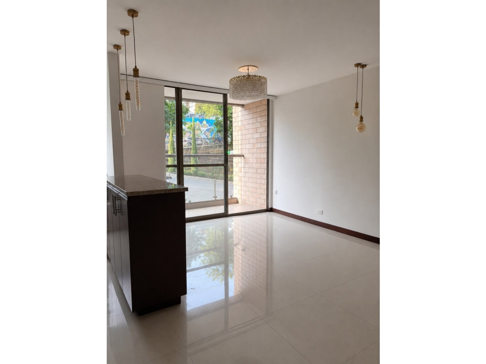 Arriendo apartamento en el Poblado San Lucas — foto 2