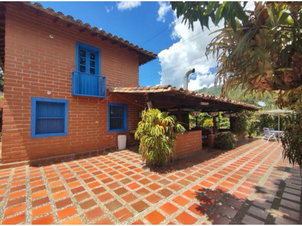 Venta de finca en Copacabana - 3