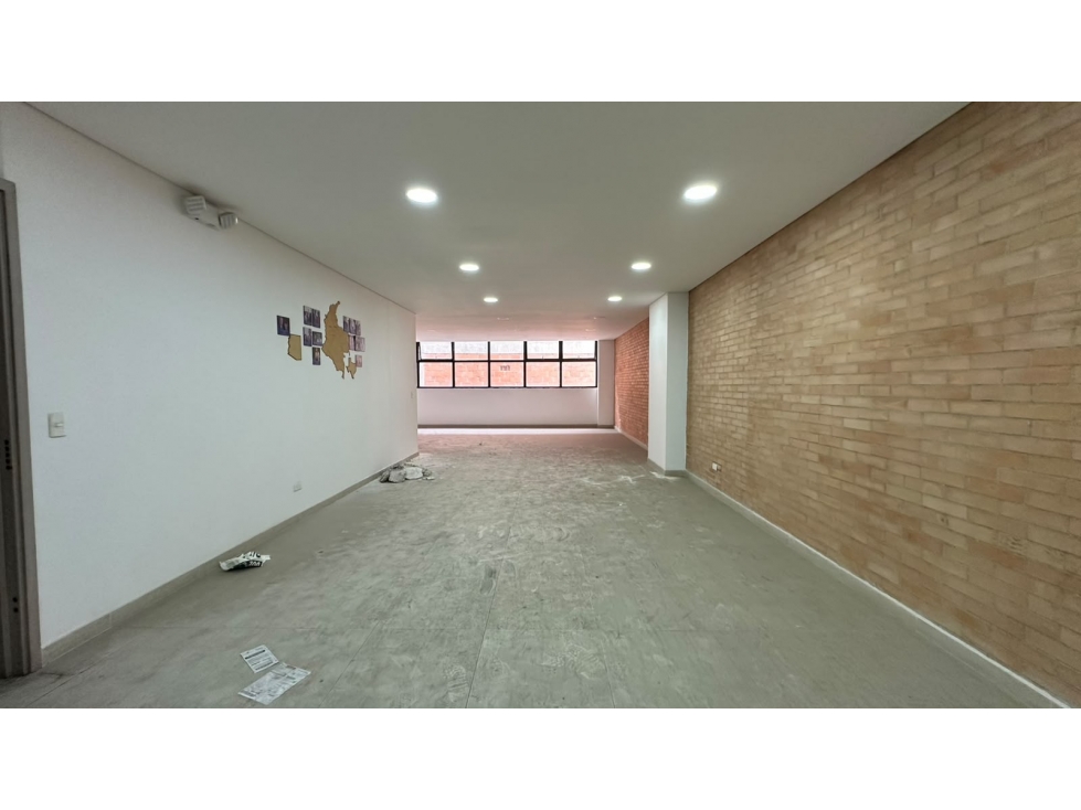 Arriendo oficina o bodega en Laureles — foto 4