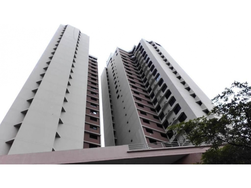 Venta de apartamento en PH Torres Ebbelle, Marbella
