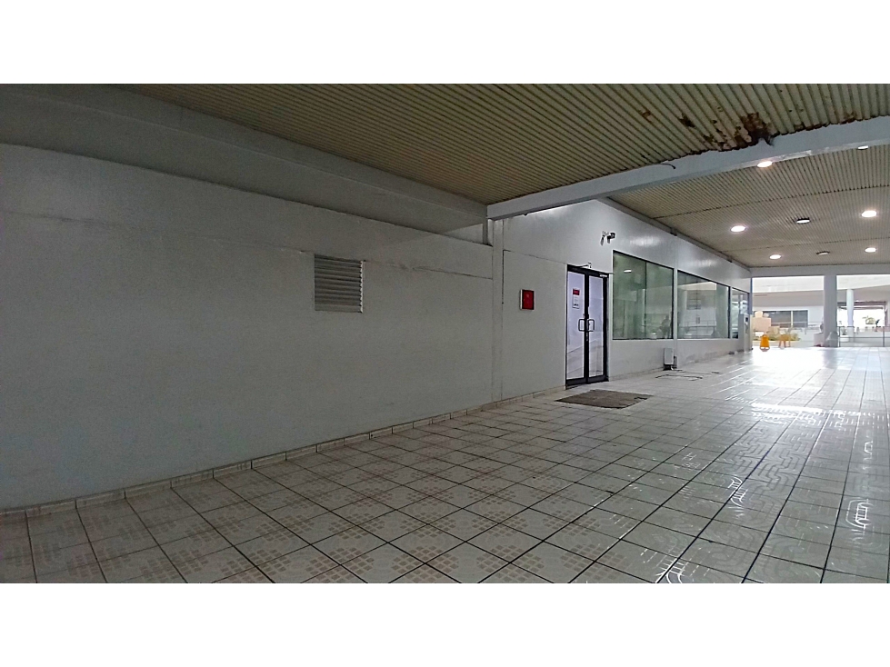 Alquiler locales en Plaza Conquistador, Avenida Domingo Diaz