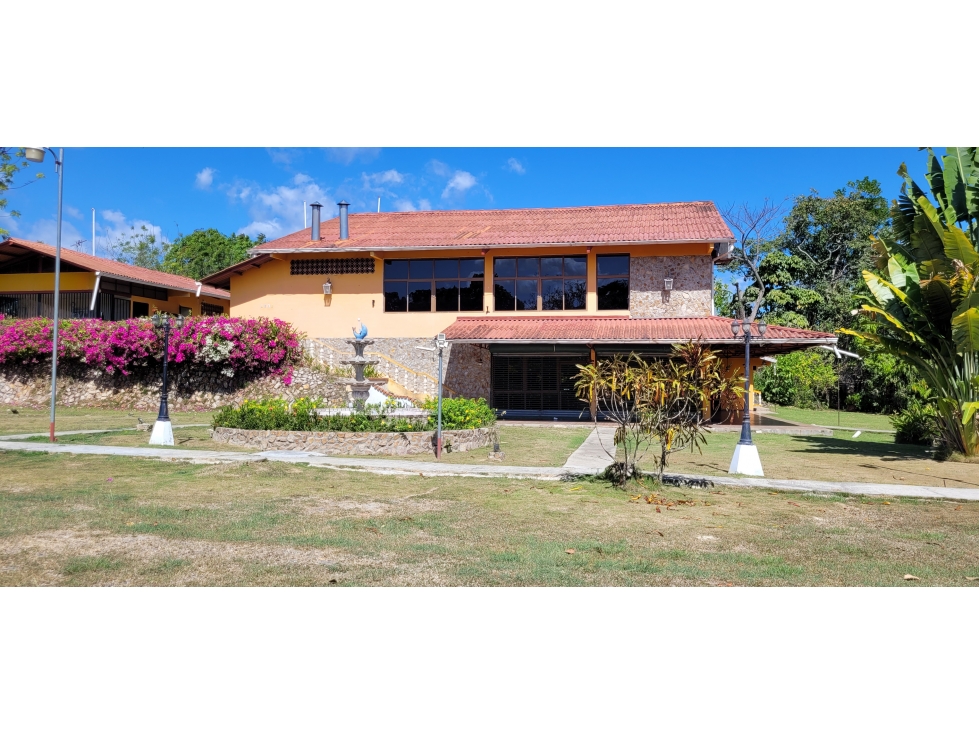 Edificio en venta para Restaurante en Santa Catalina - 1