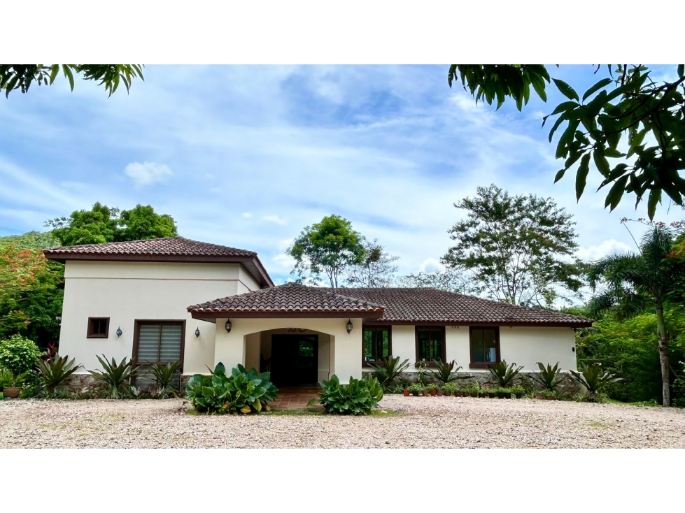 Venta de casa en Penonomé - 2