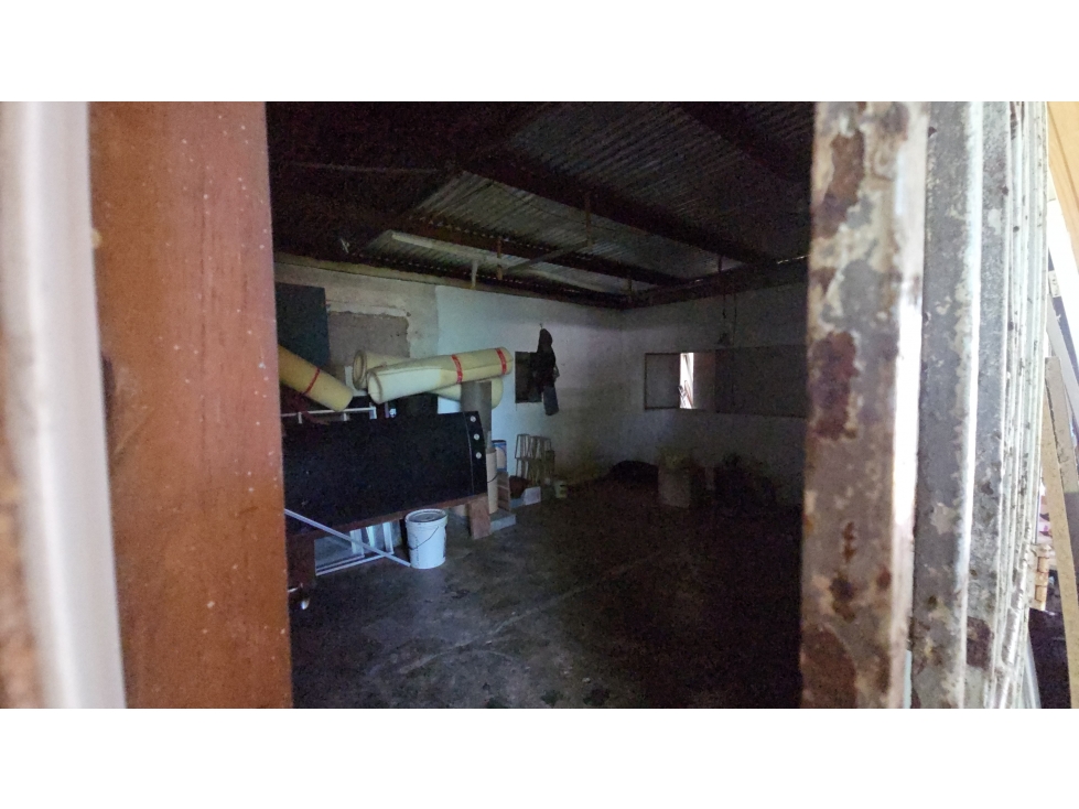 Venta de Galera industrial con oficina y bodega - 6