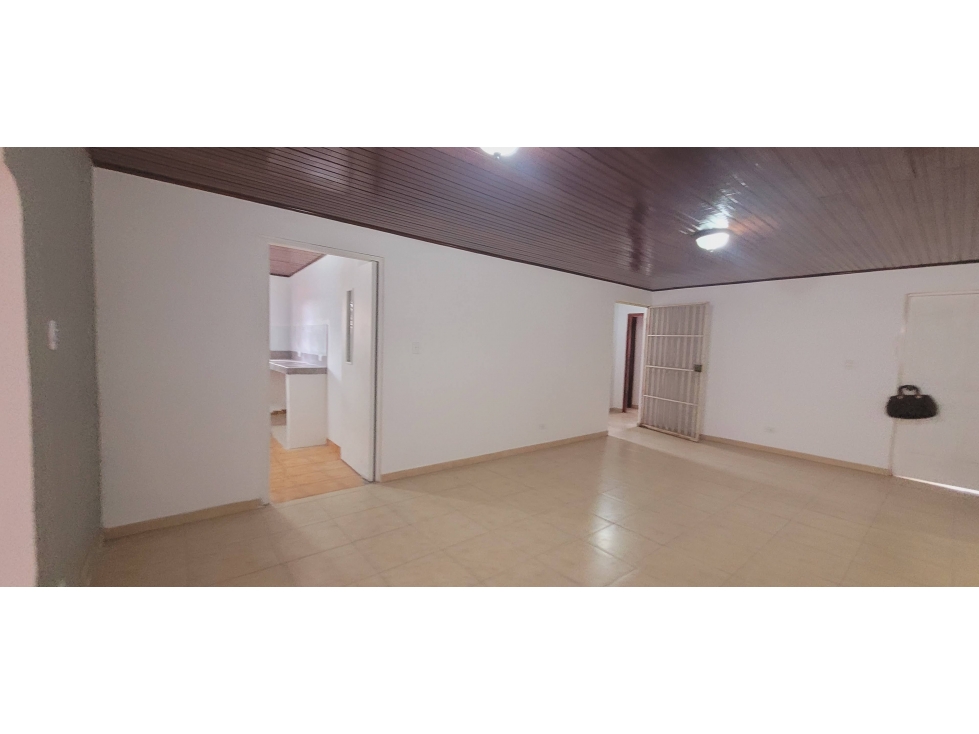 Alquilo de casa en El Rocío las cumbres 4 habitaciones — foto 6