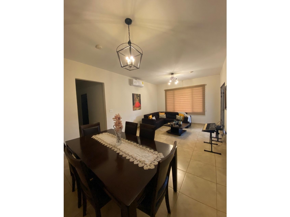 Venta de Casa en Residencial Las Colinas, San Carlitos,David Chiriquí - 3