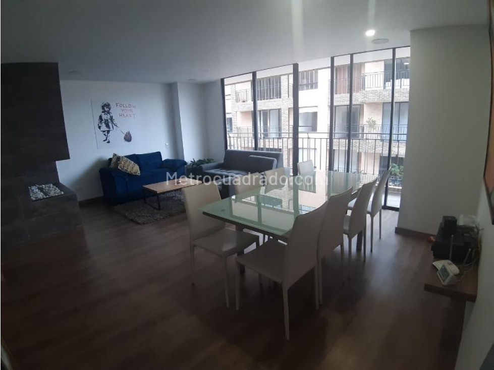 Chía amplio apartamento en venta con 2 parqueaderos
