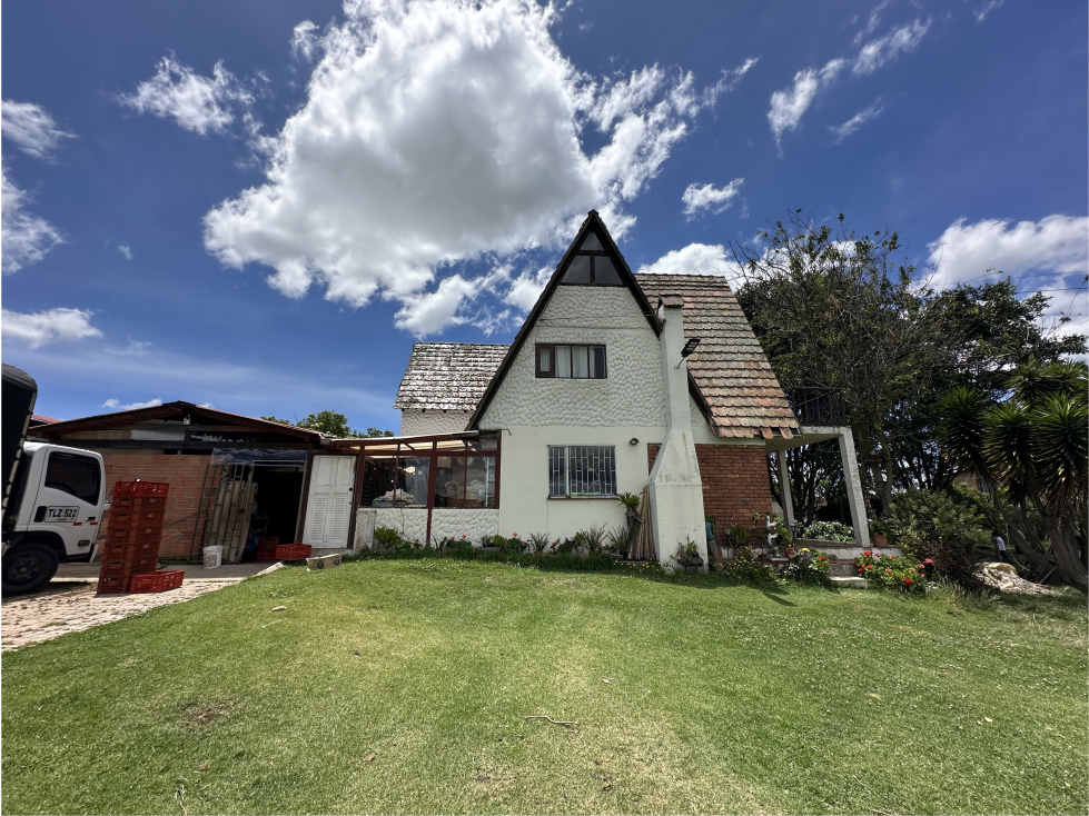 vende/permuta Lote 3060 mt con chalet en excelente ubicación Cajicá - 1