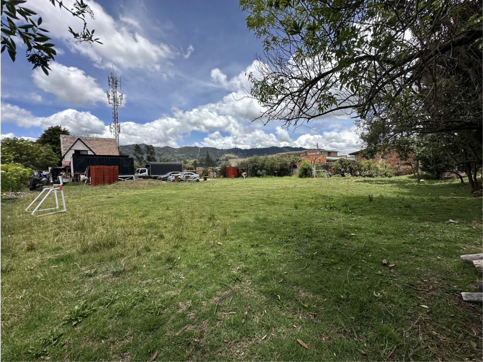 vende/permuta Lote 3060 mt con chalet en excelente ubicación Cajicá - 3