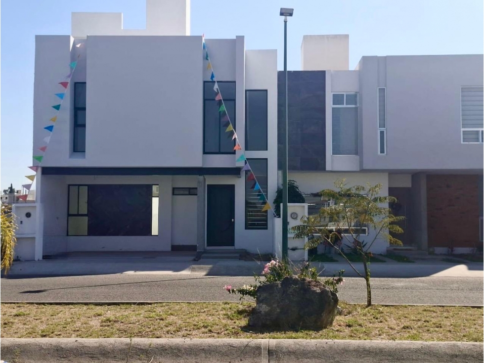 CASA EN VENTA EN SAN JUAN DEL RIO, QUERETARO.