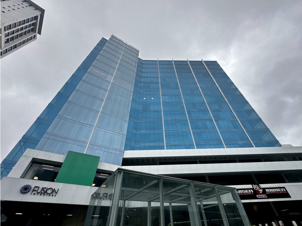 Se Vende Oficina en Gris de Piso Completo en City Mall, Vía Brasil