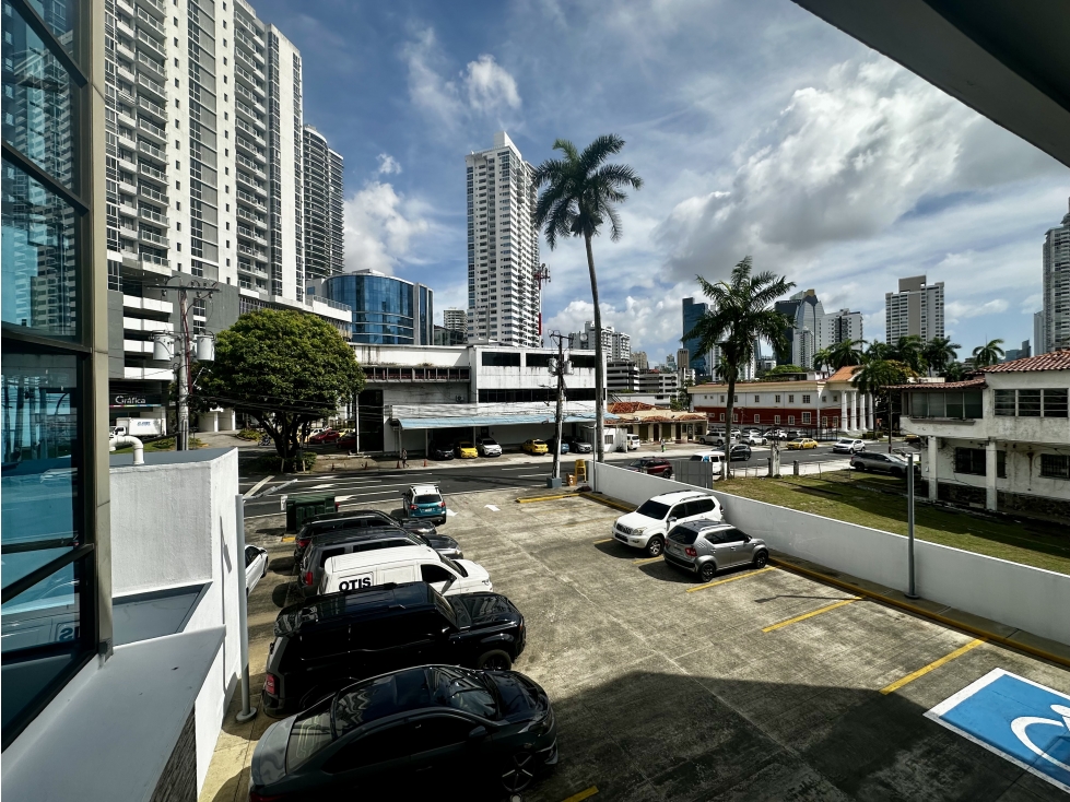 Se Alquilan Locales en Bella Vista — foto 4