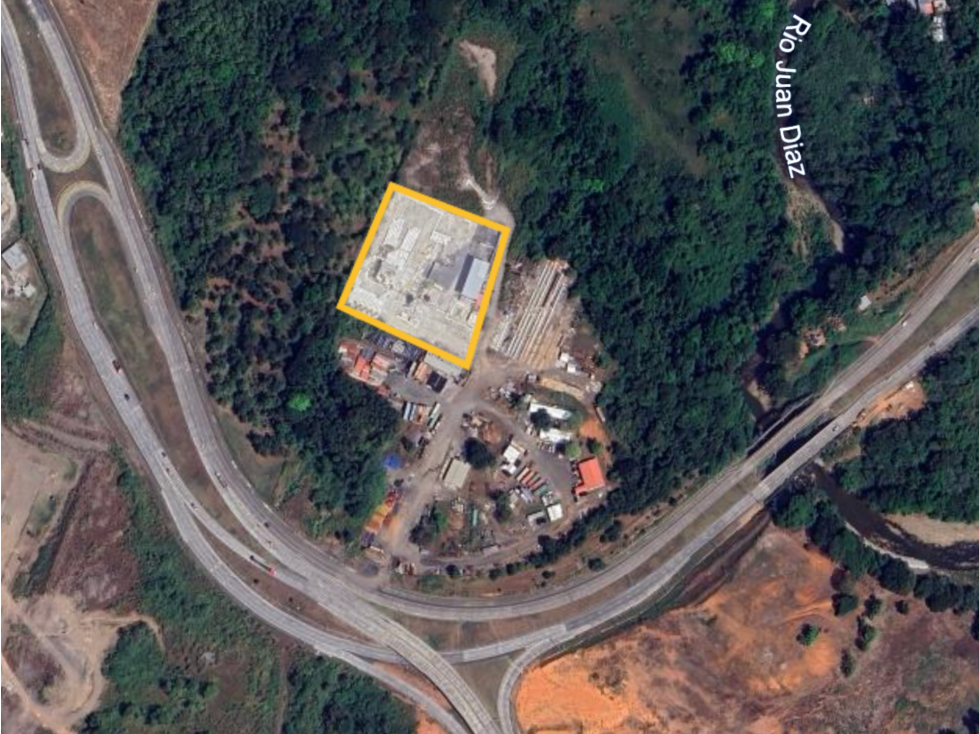 Se Alquila Lote de 10,000 m² con Piso de Concreto - 4