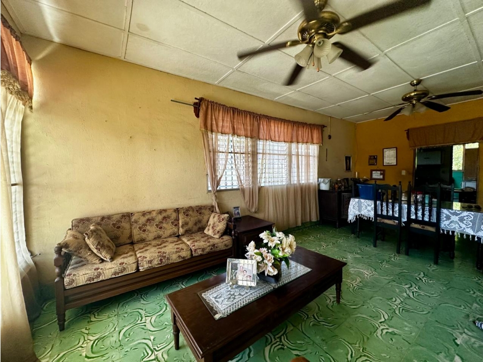 Vendo Casa con Terreno Amplio de 885 m² en Pocrí de Aguadulce - 3