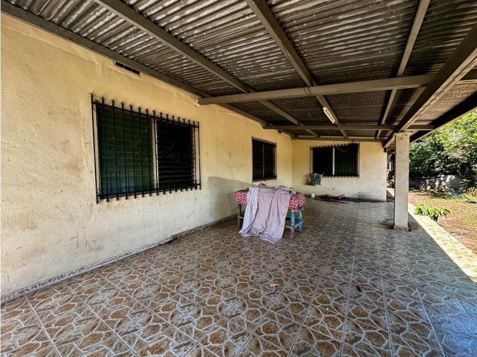 Vendo Casa con Terreno Amplio de 885 m² en Pocrí de Aguadulce - 2