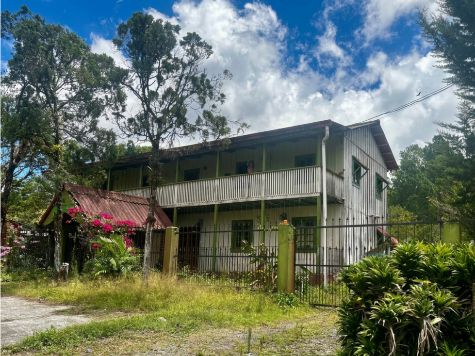 Se Vende Hostal con 2+ Has. en Volcán, Chiriquí - 2