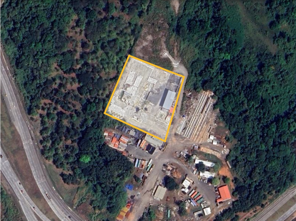 Se Alquila Lote de 10,000 m² con Piso de Concreto