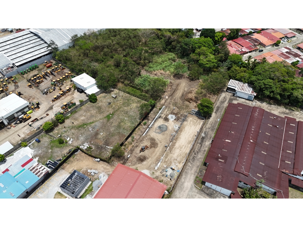 Complejo Industrial en Venta frente a el Metro — foto 6