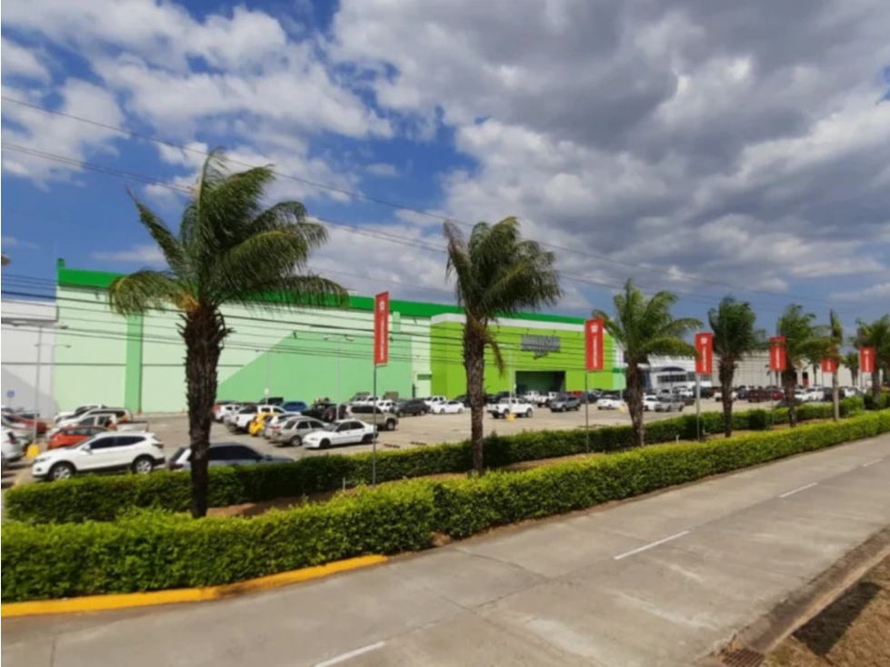 Santiago Mall - Se Alquila Amplio Local Comercial en Santiago - 4