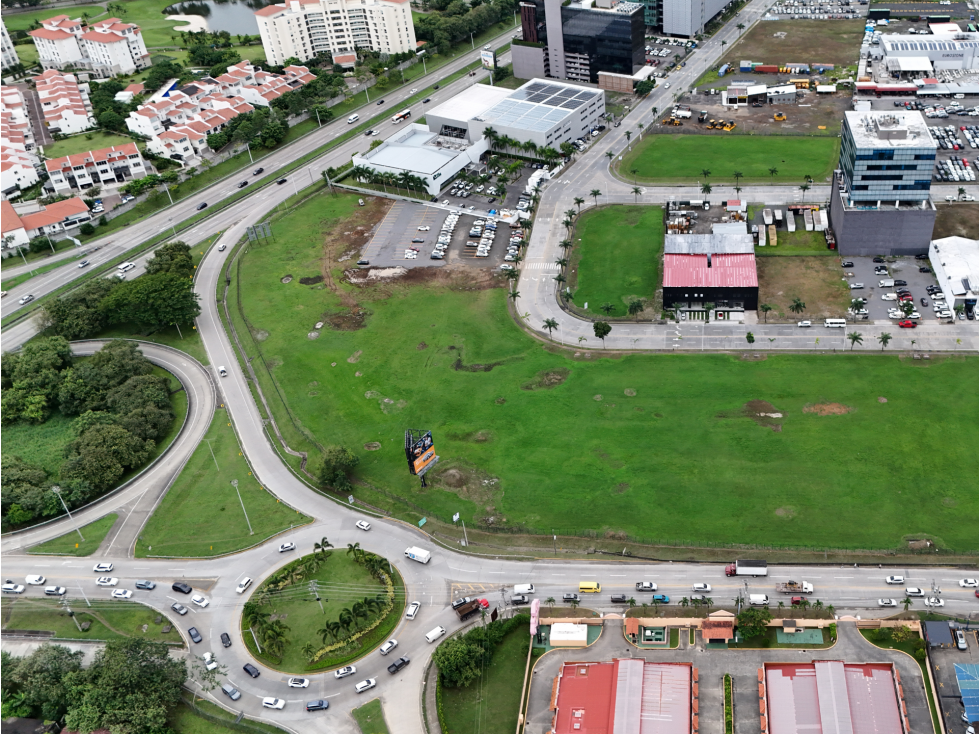 Se Vende Terreno en Santa María Business District — foto 2