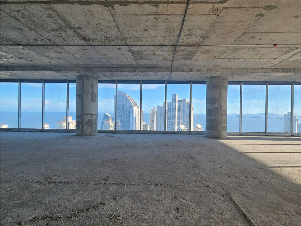 Se Alquila / Vende Oficina en Gris en Oceania Business Plaza