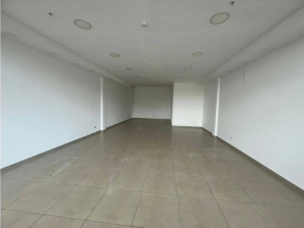 Se Alquila Local Comercial en Brisas del Golf — foto 4