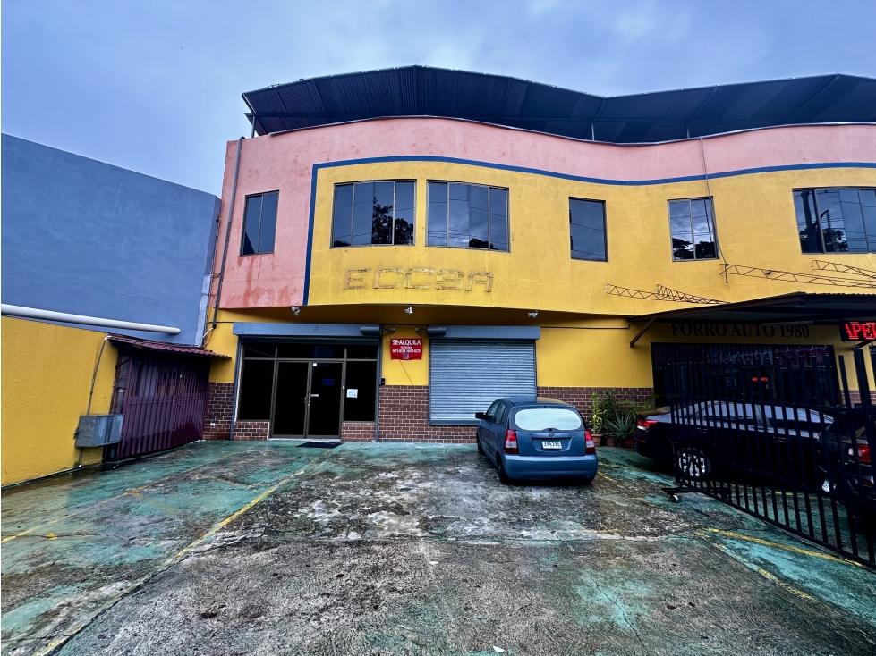 Se Alquila Local de 2 Pisos Ideal para Oficina en Santa Elena - 1