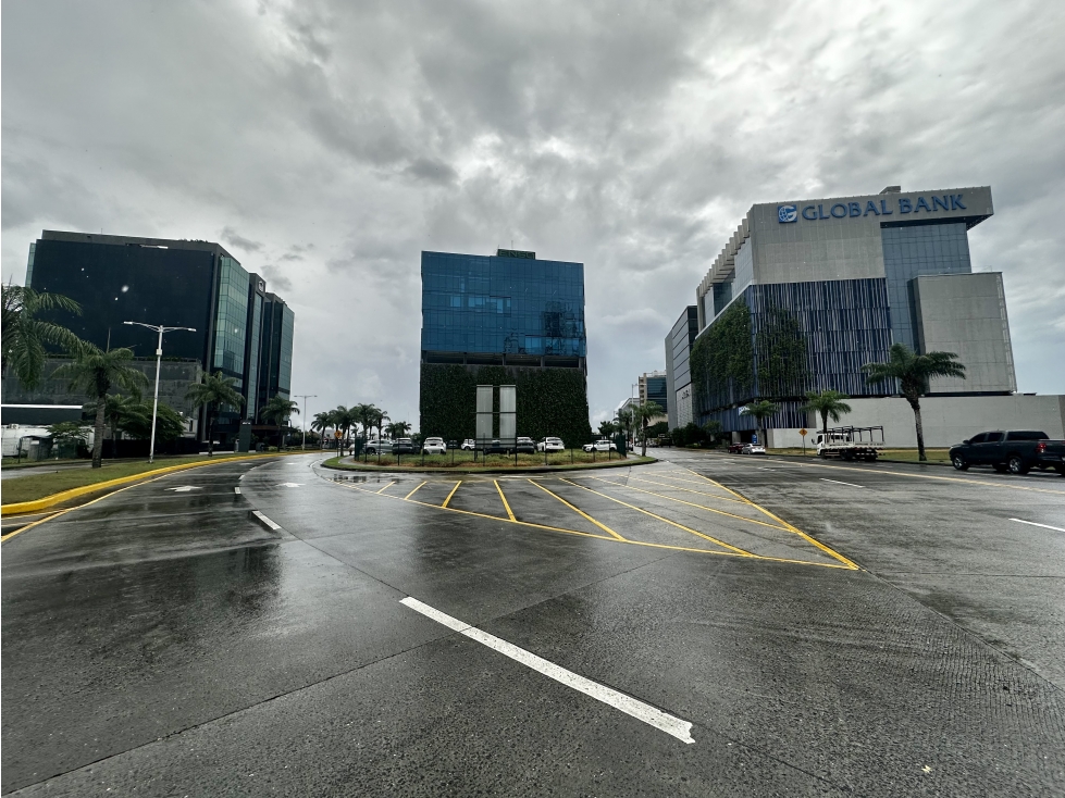 Se Vende Lote Único en Santa María Business District